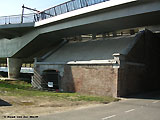 Werken bij het noordelijk landhoofd der spoorwegbrug...